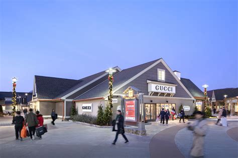 woodbury designer outlet new york.